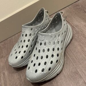 KANE Lightweight Ventilated Slip-On Shoes in Light Gray